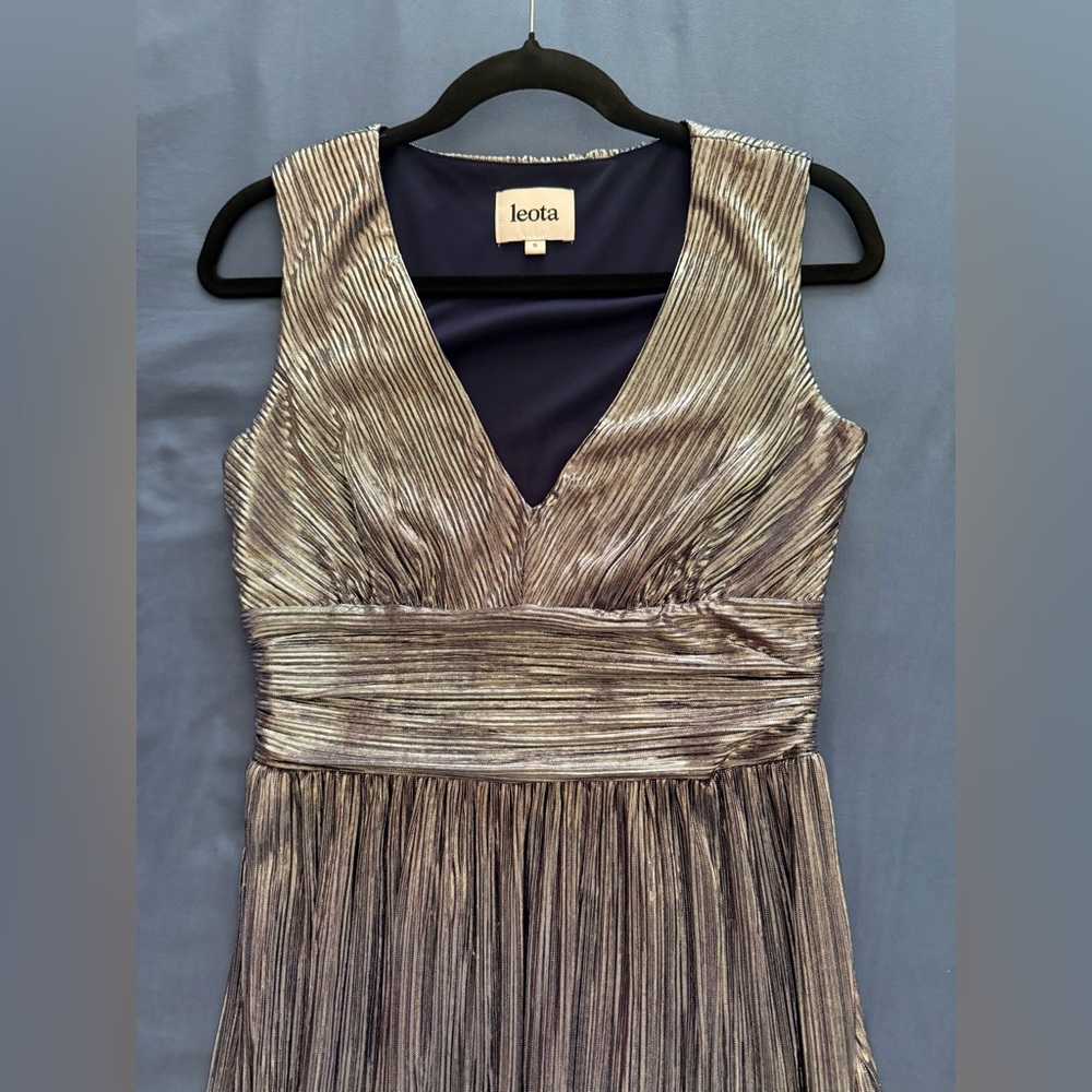 Leota Shimmering Silver and Blue Elegant Wedding Dress - Picture 4 of 4
